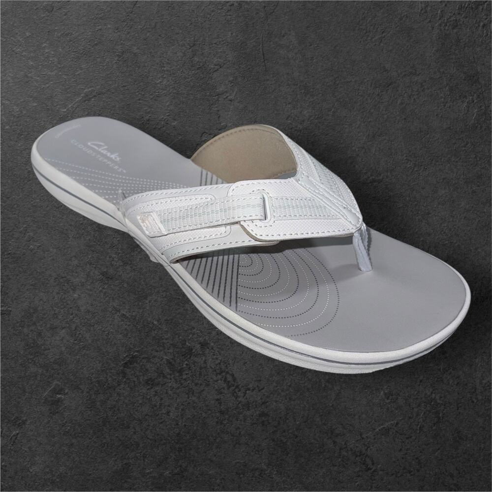 Clarks White Cloudsteppers Women's Brinkley Jazz Flip-Flops SZ/11